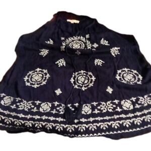 Solitaire Tunic Top Sz Lg. Silver Metallic Details Boho